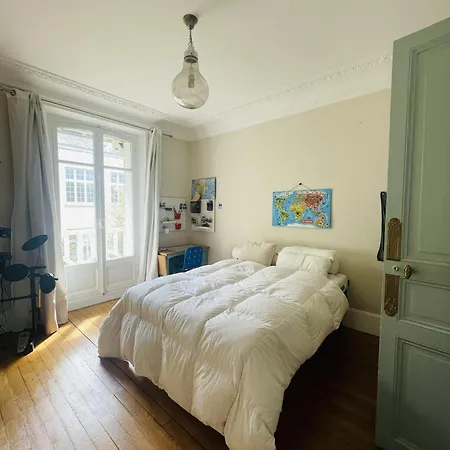 Maison Spacieuse Avec Jacuzzi A 250 M² + Jardin *