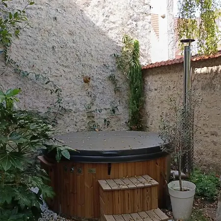 Maison Spacieuse Avec Jacuzzi A 250 M² + Jardin